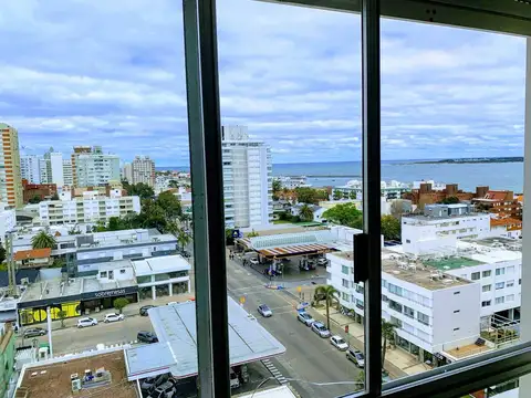 Apartamento en alquiler temporario c/ cochera en Península