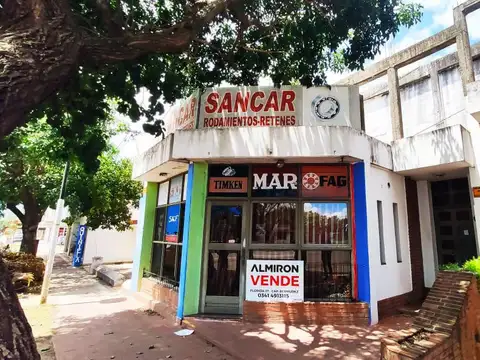 Casa de diseño | 2 Dormitorios | Pileta | Cochera | San Lorenzo | Barrio Oroño