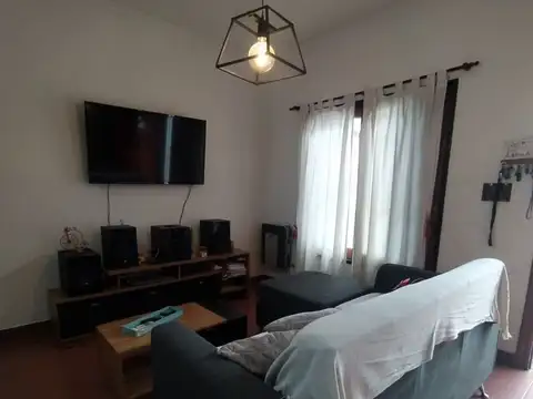 Casa 3 ambientes con 2 baños