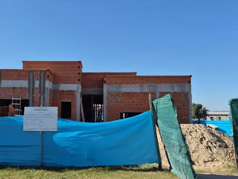 Venta  casa en Santa Sofía- Pilar del Este al 5500