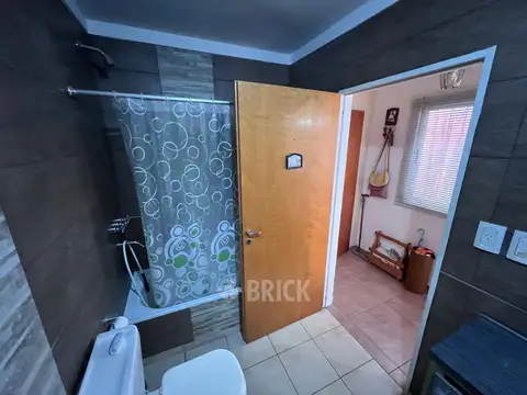 Depto Tipo Casa en Venta en Villa del Parque, USD 169.000
