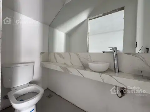Casa 3 ambientes con 2 baños