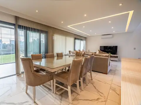 VENTA CASA LAS GOLONDRINAS 4 AMBIENTES AL AGUA