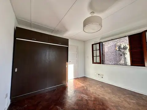 Casa en Alquiler con 1 cochera