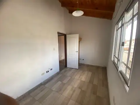 Depto Tipo Casa en Alquiler en Tablada, $ 800.000