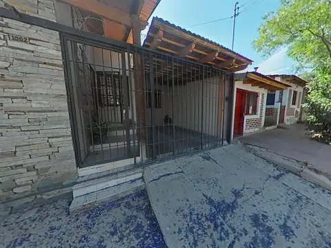 Casa 7 ambientes con 2 baños