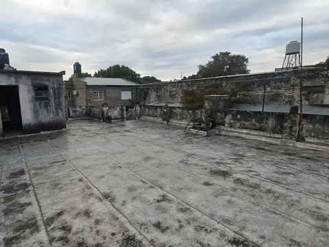 VENTA CASA 2 DORMITORIOS CON COCHERA ECHESORTU