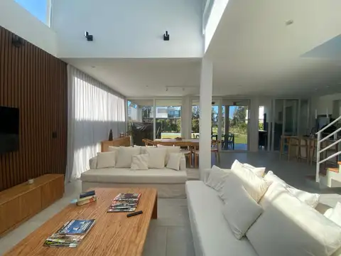 CASA EN ALQUILER TEMPORAL EN CARPINCHOS - NORDELTA