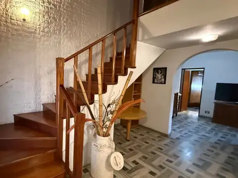 Depto Tipo Casa en Venta con 1 cocheras