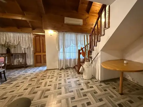 Depto Tipo Casa 4 ambientes con 2 baños