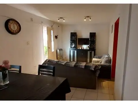CASA EN VENTA 4 AMB CASEROS