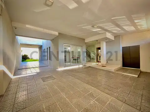 Calle 531 e/ 7 y 8 1200, Piso 0