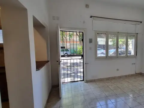 Depto Tipo Casa en Alquiler de 2 ambientes