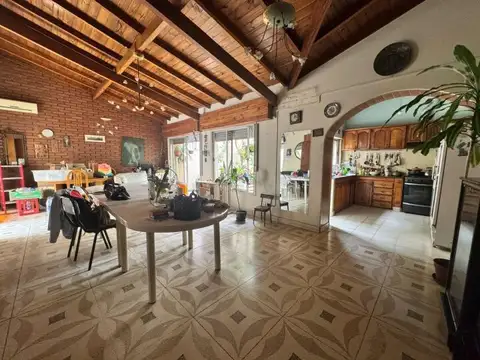 CÁTULO CASTILLO 2400