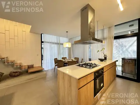 PH de tres ambientes en venta- Barrio Parque Leloir