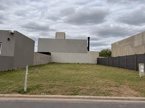 Terreno en Venta en Manantiales 2, USD 83.000