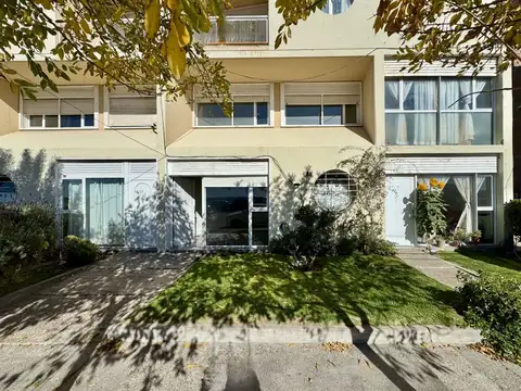 Viví frente al mar: Amplio dúplex de 4 dormitorios