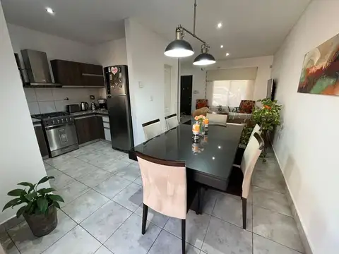 Depto Tipo Casa en Venta con 1 cocheras