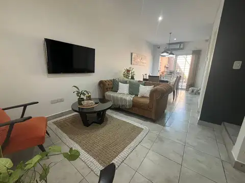 Depto Tipo Casa en Venta en Ituzaingo, USD 112.000