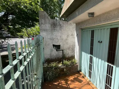 CASA EN VENTA 3 AMBIENTES - SOBRE LOTE PROPIO 149 M2 - HAEDO