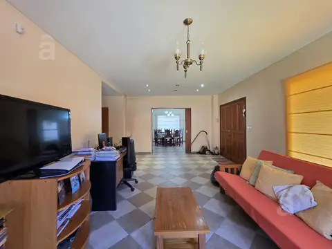 Lacroze al 5600 entre Ituzaingo y Falucho