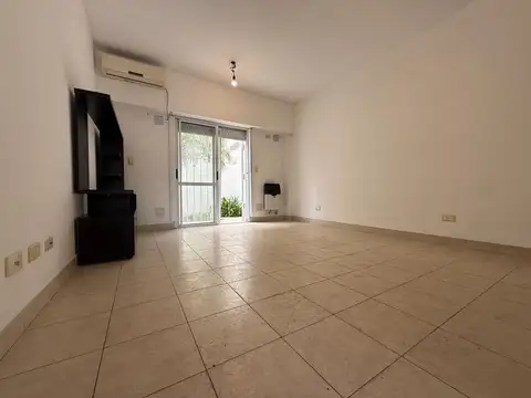 Depto Tipo Casa en Alquiler en Villa Maipu, $ 650.000