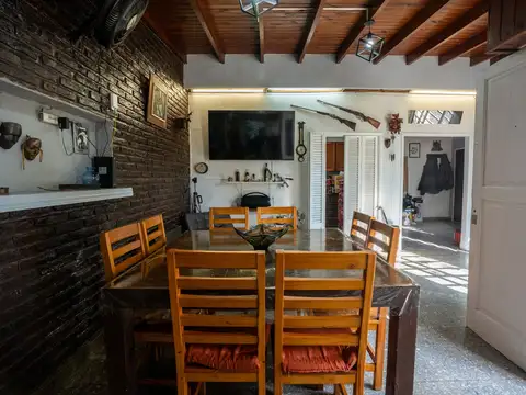 CASA EN VENTA ENSENADA 2 DORMITORIOS Y PARQUE