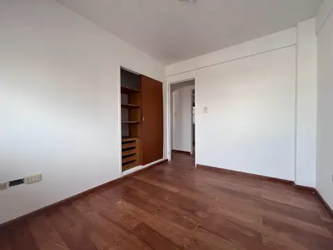 ALQUILER DEPTO 4 AMB + DEPENDENCIA CASTELAR NORTE