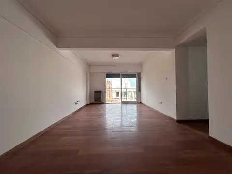 ALQUILER DEPTO 4 AMB + DEPENDENCIA CASTELAR NORTE