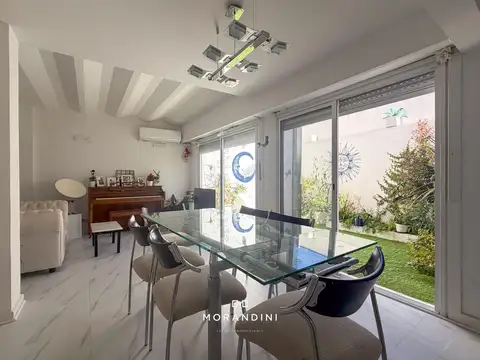 PH de tres plantas con terraza propia en Saavedra.