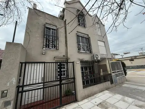 VENTA PH 4 AMB CON PATIO EXCELENTE UBIC VILLA REAL