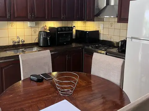 Casa 7 ambientes con 1 baño