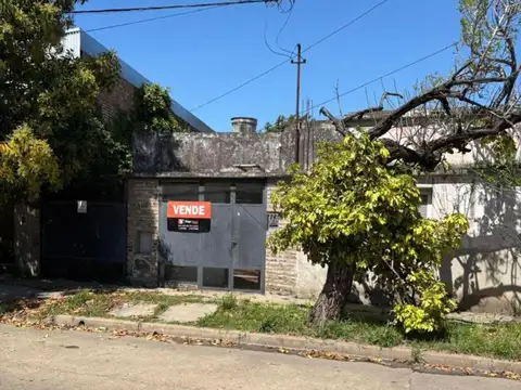 Casa a reciclar con excelente ubicacion en San Lorenzo