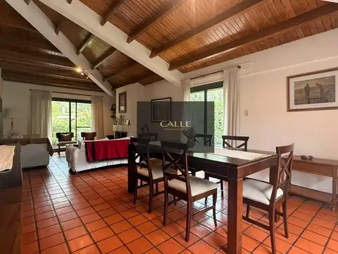 Casa 7 ambientes con 3 baños