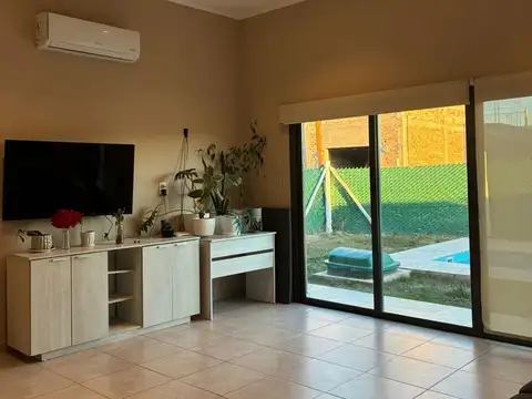 Casa en Venta en Cruz de Piedra, USD 140.000