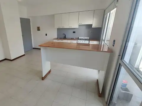 Caracas 4800, Piso 1°