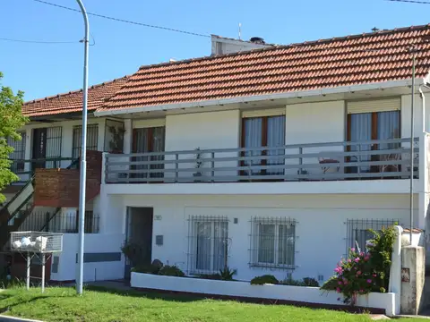 Venta. Departamento 2 ambientes contrafrente. Faro