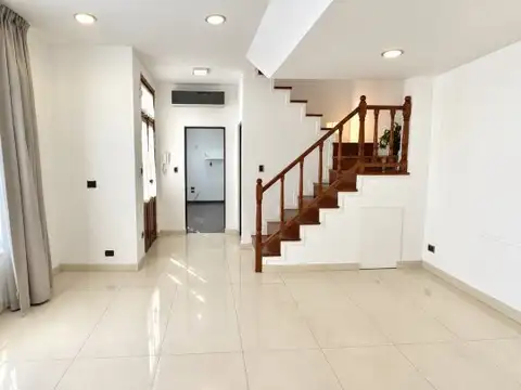 Casa 6 ambientes con 3 baños