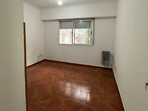 Depto Tipo Casa 4 ambientes con 2 baños