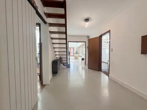 VENTA PH 4 AMBIENTES CON TERRAZA EN MARTINEZ - PERMUTA