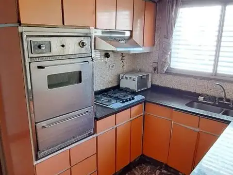 4 AMBIENTES CON DEPCIAS 150 M2 SOBRE AV. MITRE
