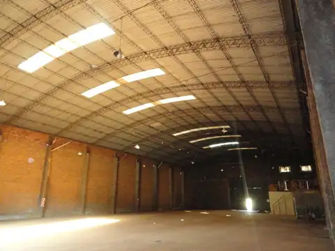 Espectacular Galpon 1300 m2 sobre Cocomarola