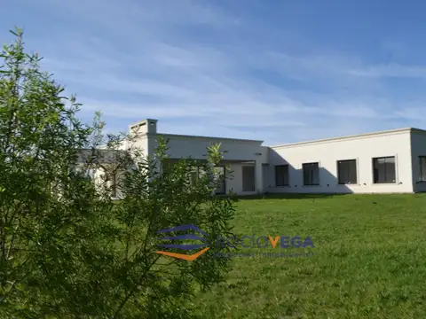 Casa a la venta en Comarcas de Lujan, Barrio La Elina