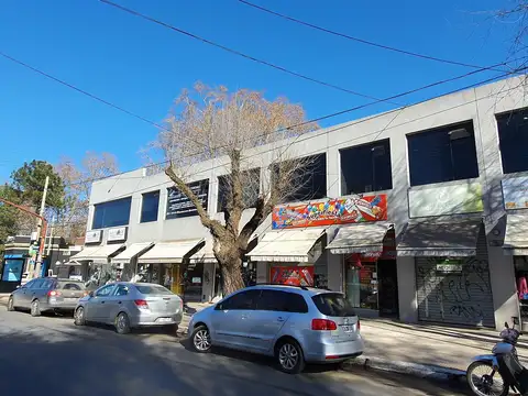 Edificio Comercial en Centro de Maschwitz - Av. Villanueva
