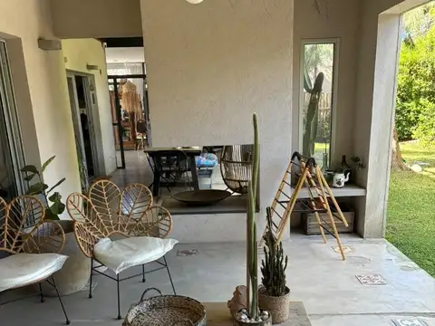 Casa en Venta en Barrio Villa Rosa, USD 299.000
