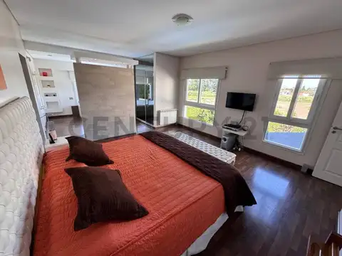 Casa en Venta en Manuel B Gonnet, USD 480.000