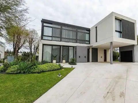 Casa en Venta en Terralagos, USD 680.000