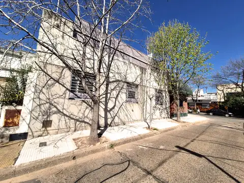 Departamento tipo casa en venta en Parque Chas