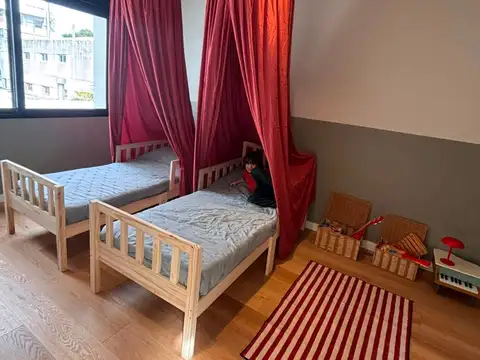 Casa 7 ambientes con 4 baños
