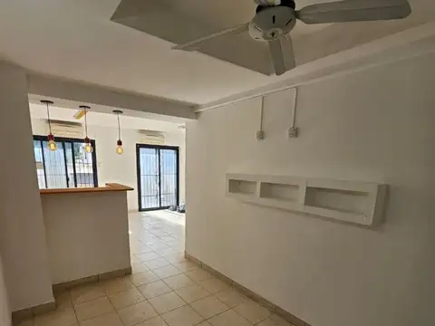 Departamento en Alquiler en Barrio Sur, $ 300.000